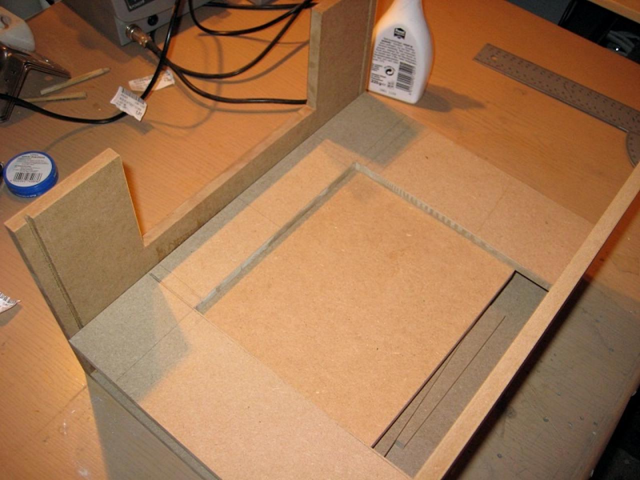 [08/03/2011] Das Schwarze mit der blonden Seele: kontrastreiches PC-Gehäuse im Eigenbau (12)
