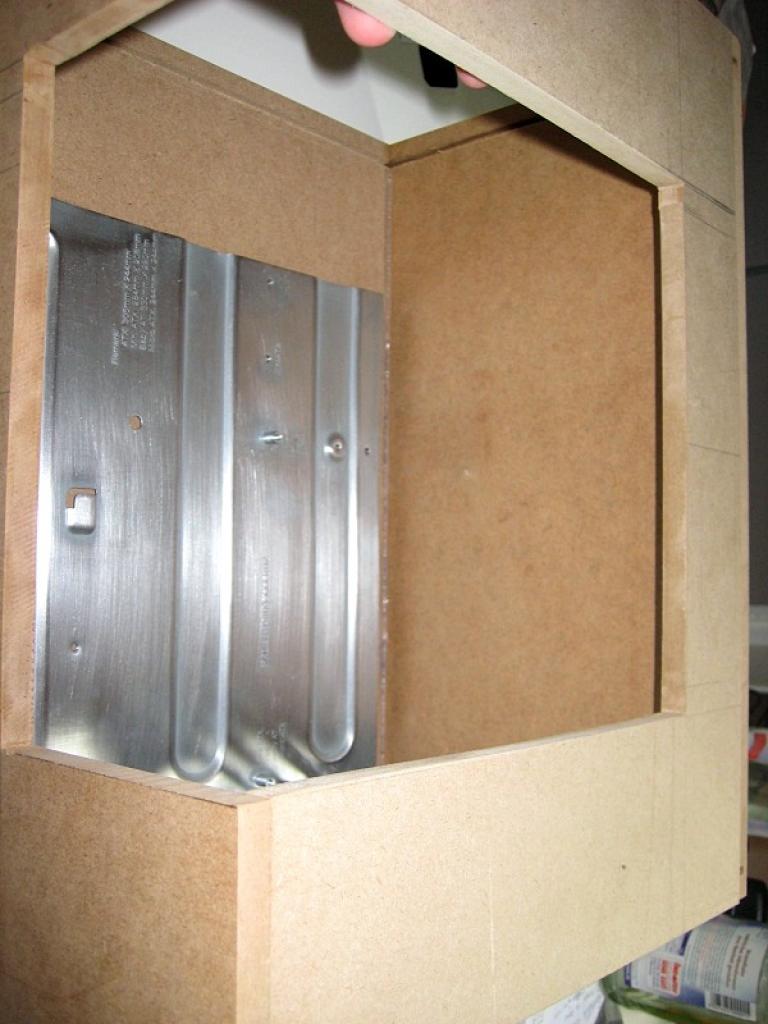 [08/03/2011] Das Schwarze mit der blonden Seele: kontrastreiches PC-Gehäuse im Eigenbau (17)