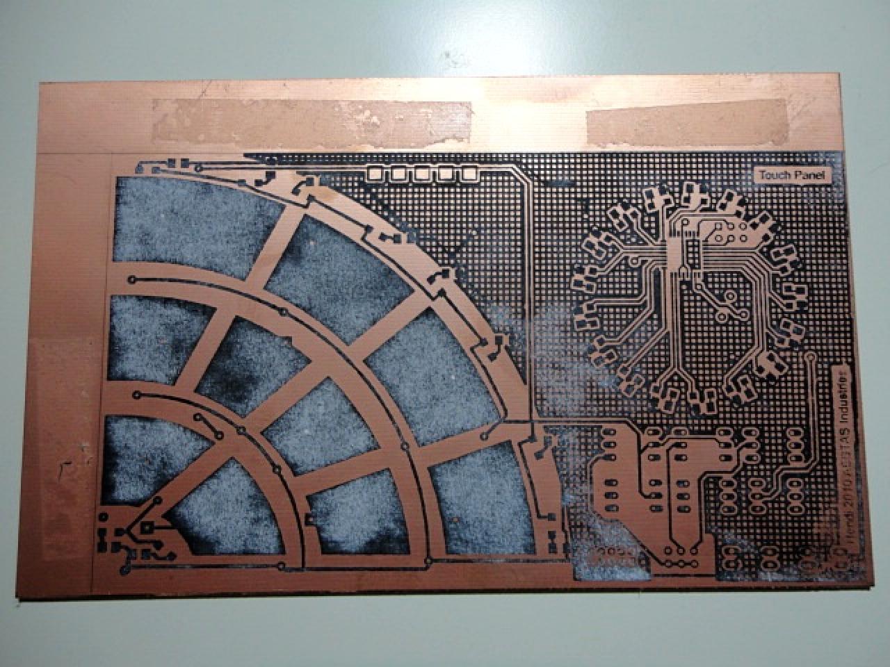 [08/03/2011] Das Schwarze mit der blonden Seele: kontrastreiches PC-Gehäuse im Eigenbau (66)