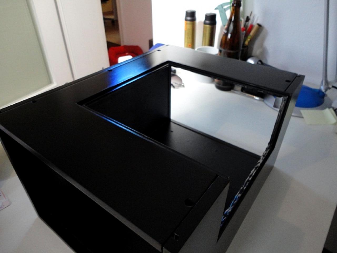 [08/03/2011] Das Schwarze mit der blonden Seele: kontrastreiches PC-Gehäuse im Eigenbau (69)