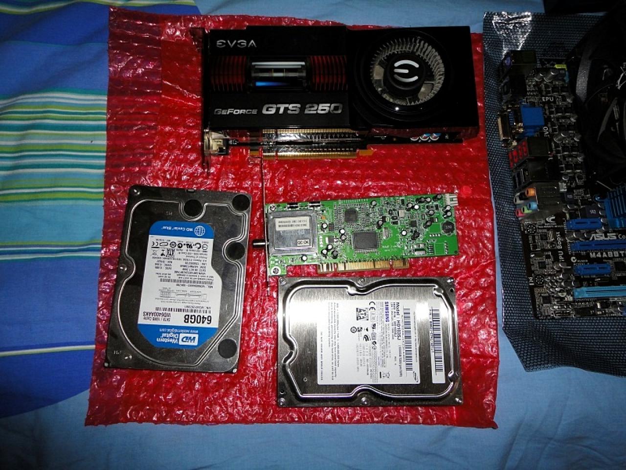 [08/03/2011] Das Schwarze mit der blonden Seele: kontrastreiches PC-Gehäuse im Eigenbau (94)