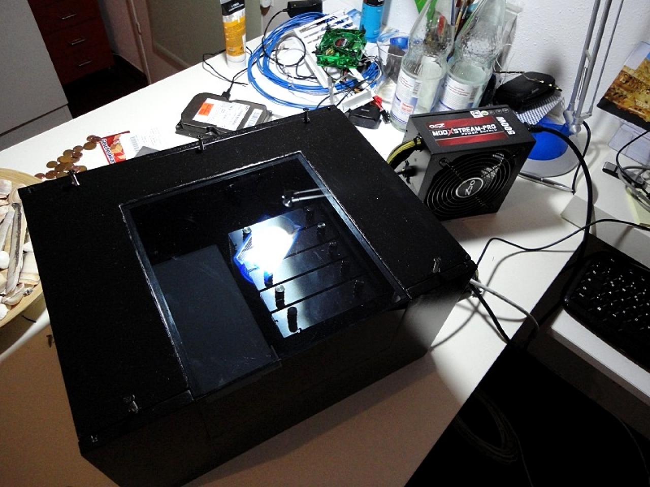 [08/03/2011] Das Schwarze mit der blonden Seele: kontrastreiches PC-Gehäuse im Eigenbau (97)