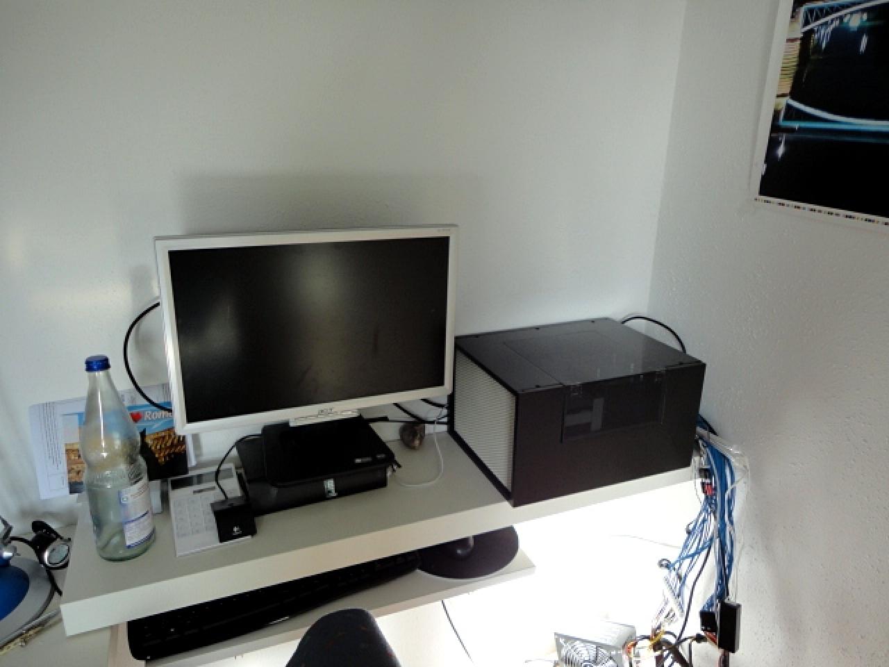 [08/03/2011] Das Schwarze mit der blonden Seele: kontrastreiches PC-Gehäuse im Eigenbau (114)