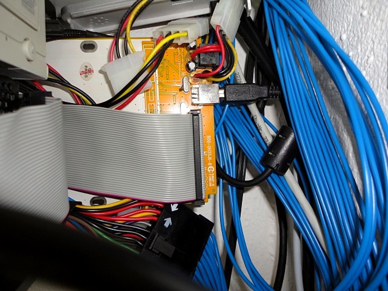 [08/03/2011] Das Schwarze mit der blonden Seele: kontrastreiches PC-Gehäuse im Eigenbau (118)