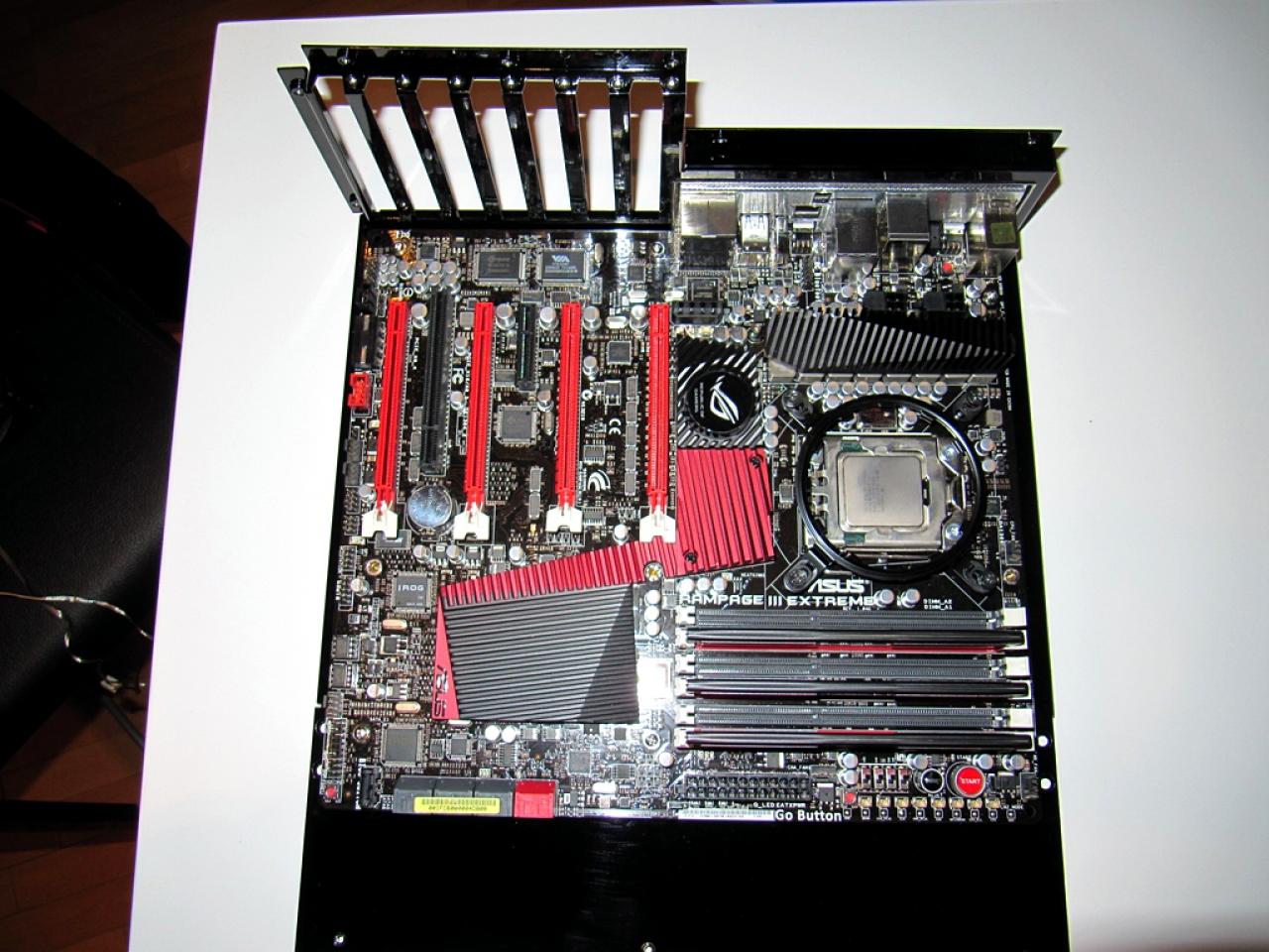 [18/03/2011] Tagebuch mit High-End-Hardware: Mountain Mods schluckt Mo-Ra 3 (5)