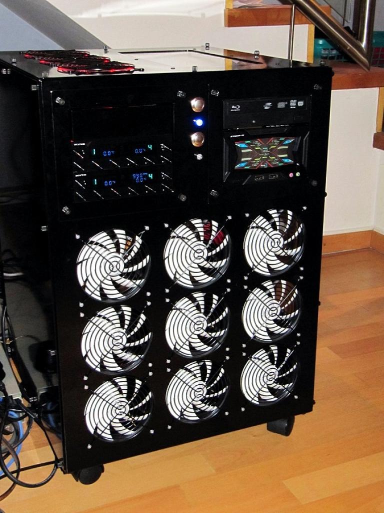 [18/03/2011] Tagebuch mit High-End-Hardware: Mountain Mods schluckt Mo-Ra 3 (17)