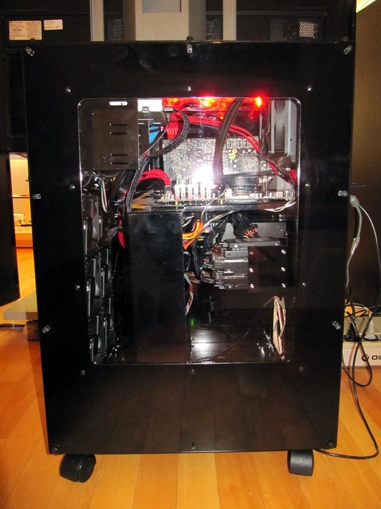 [18/03/2011] Tagebuch mit High-End-Hardware: Mountain Mods schluckt Mo-Ra 3 (26)