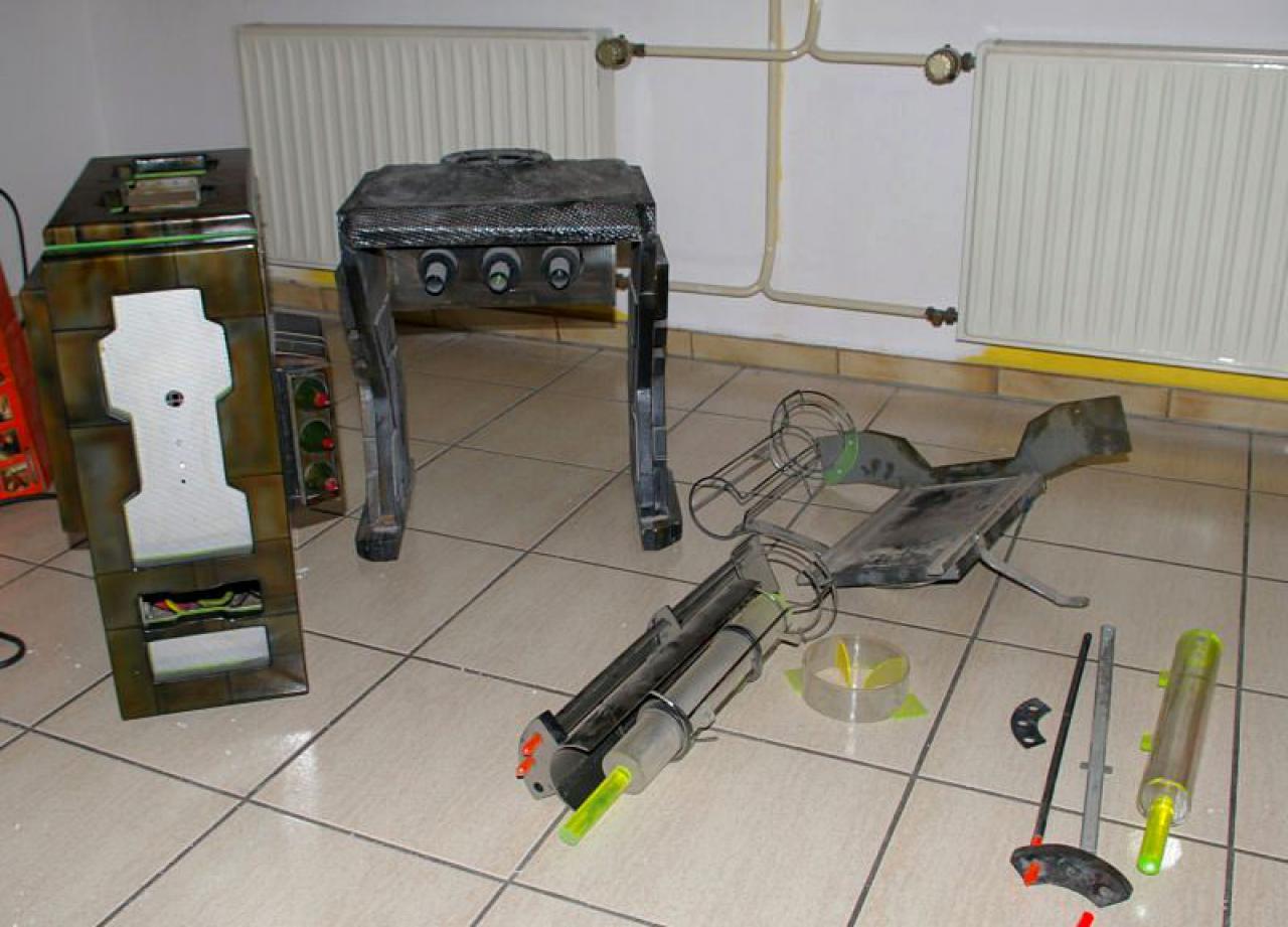 [25/03/2011] Irres Walker-Projekt: eine schwer bewaffnete Casemod erobert das Museum (3)