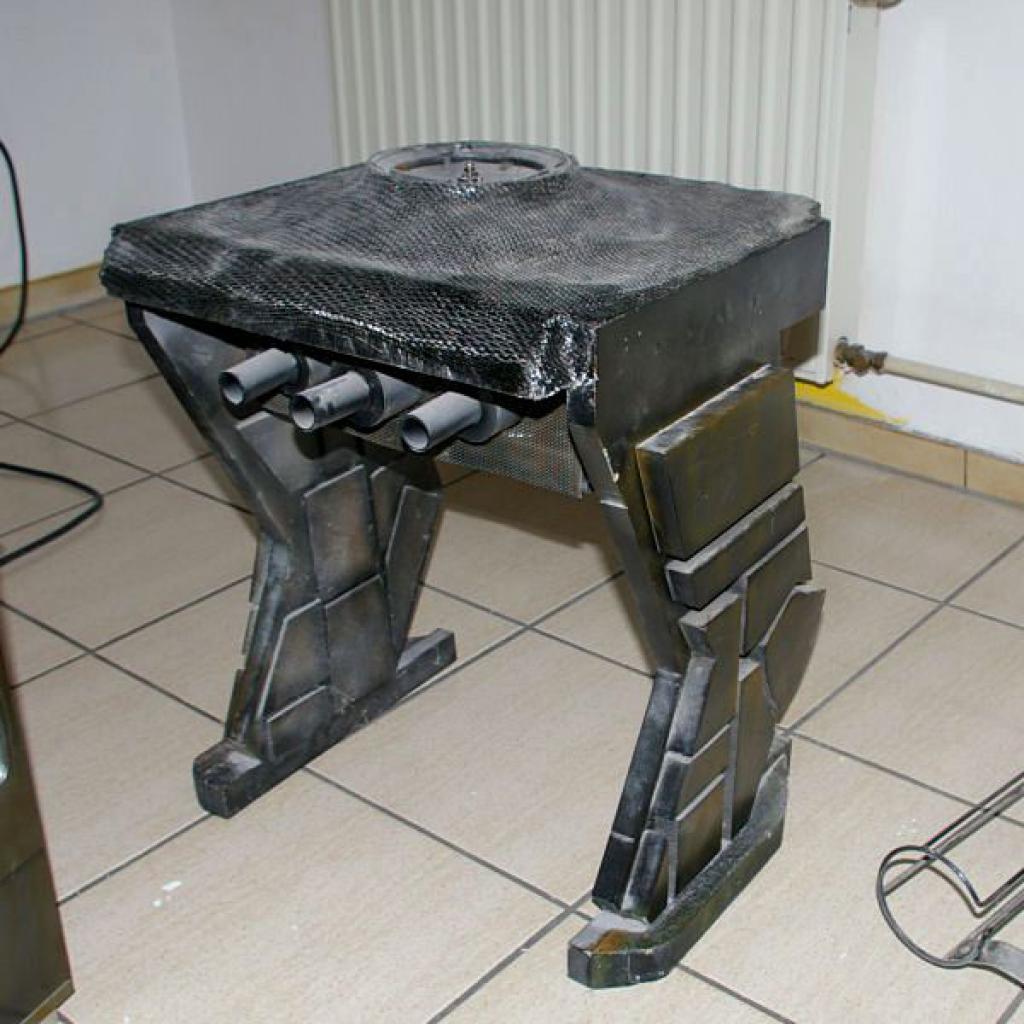 [25/03/2011] Irres Walker-Projekt: eine schwer bewaffnete Casemod erobert das Museum (4)