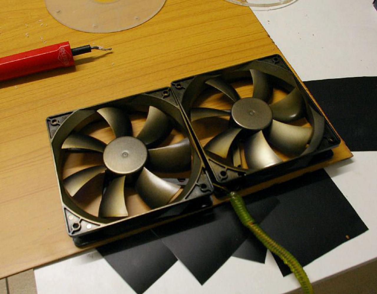 [25/03/2011] Irres Walker-Projekt: eine schwer bewaffnete Casemod erobert das Museum (21)