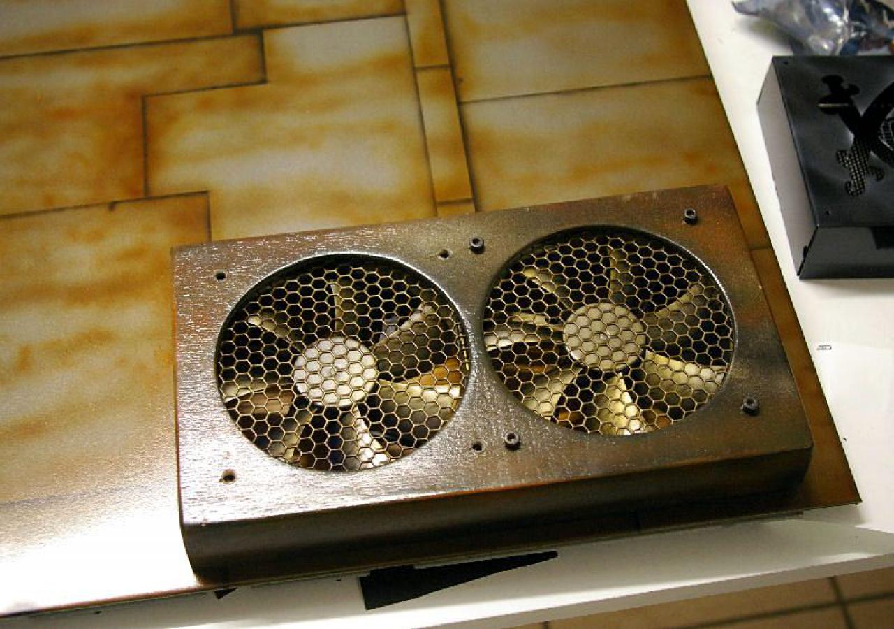 [25/03/2011] Irres Walker-Projekt: eine schwer bewaffnete Casemod erobert das Museum (22)