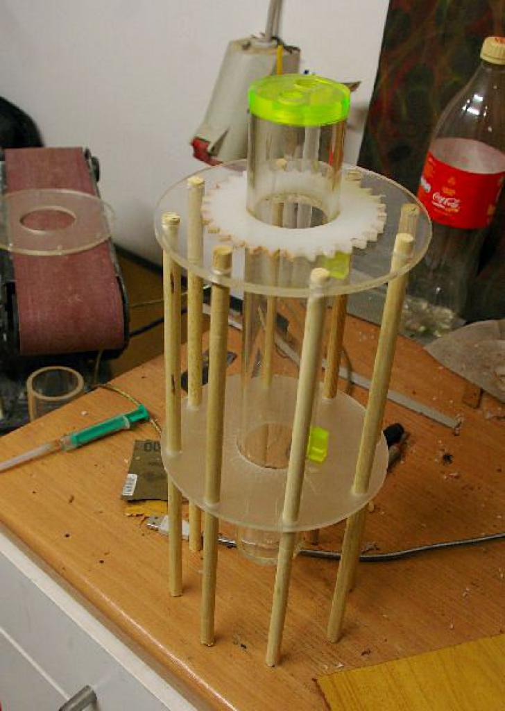 [25/03/2011] Irres Walker-Projekt: eine schwer bewaffnete Casemod erobert das Museum (23)
