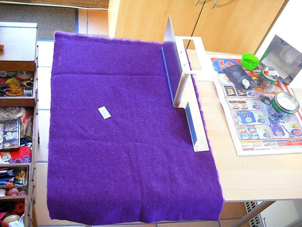 [11/03/2011] Überraschungs-Casemod für die Schwester - Update mit lila Plüsch und Spiegelfolie (36)