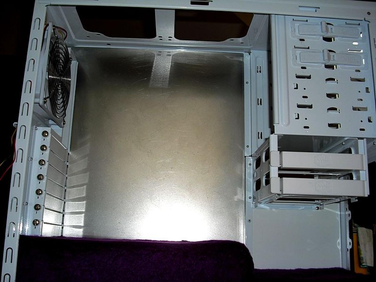 [11/03/2011] Überraschungs-Casemod für die Schwester - Update mit lila Plüsch und Spiegelfolie (43)