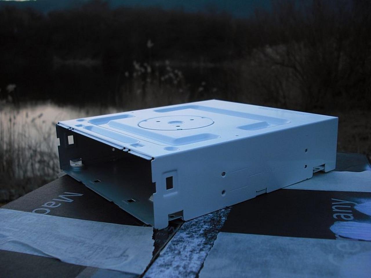 [11/03/2011] Überraschungs-Casemod für die Schwester - Update mit lila Plüsch und Spiegelfolie (53)