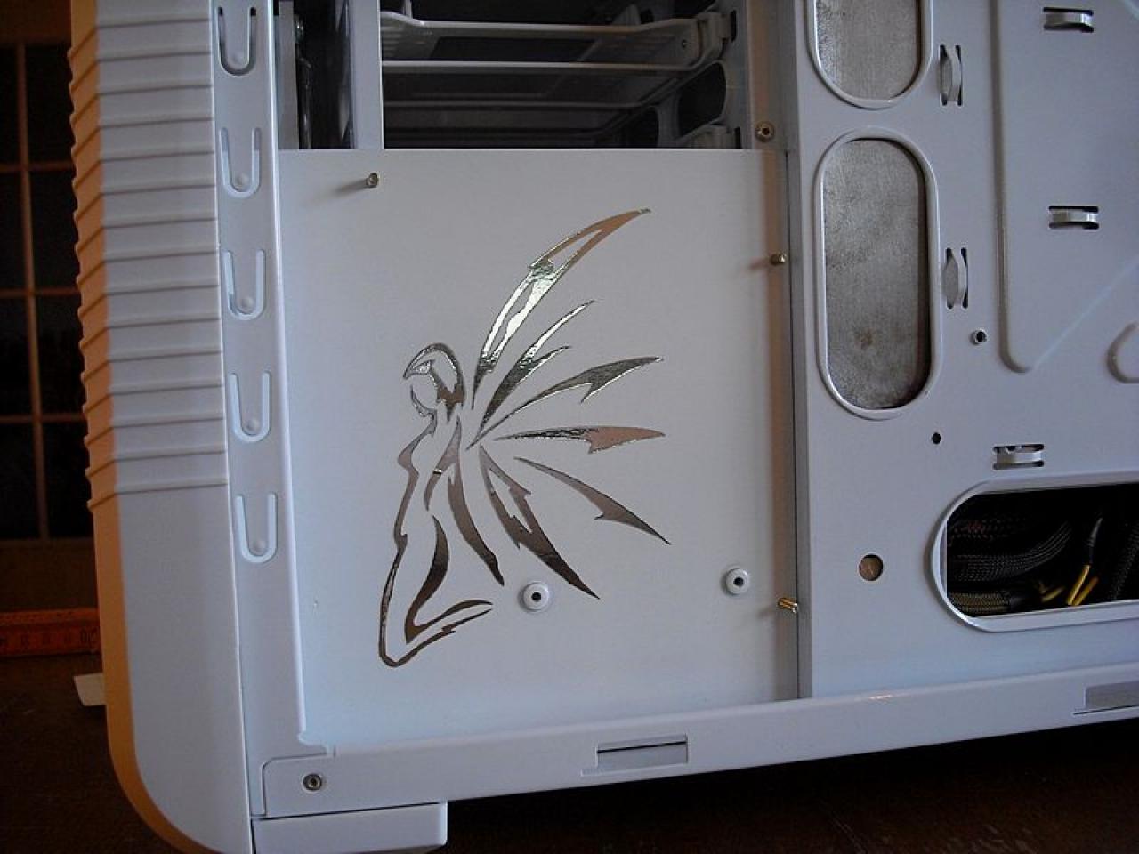 [11/03/2011] Überraschungs-Casemod für die Schwester - Update mit lila Plüsch und Spiegelfolie (58)