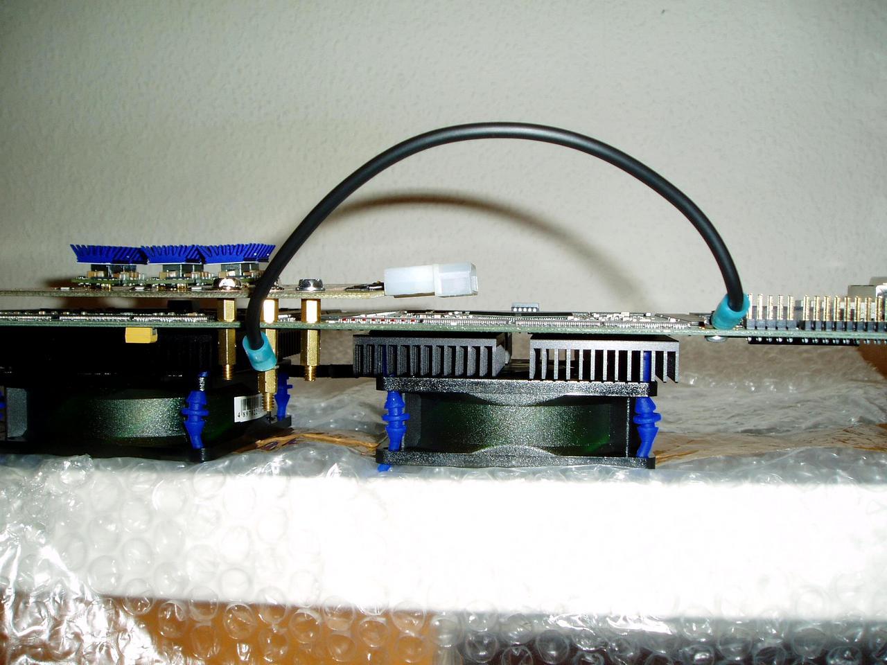 [02/03/2011] Netzteil für acht 3dfx-GPUs im Eigenbau (16)