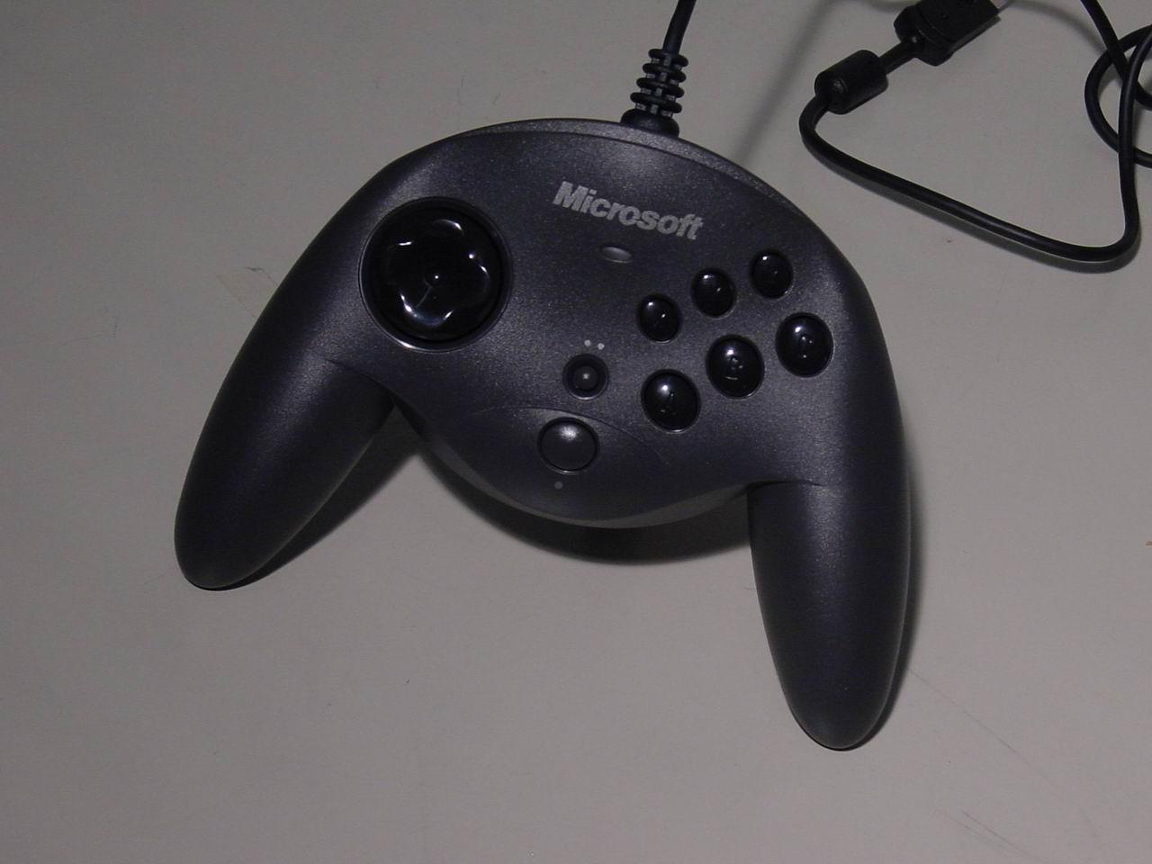 [21/04/2011] Ebenfalls ein Sidewinder Gamepad für den USB-Port: 