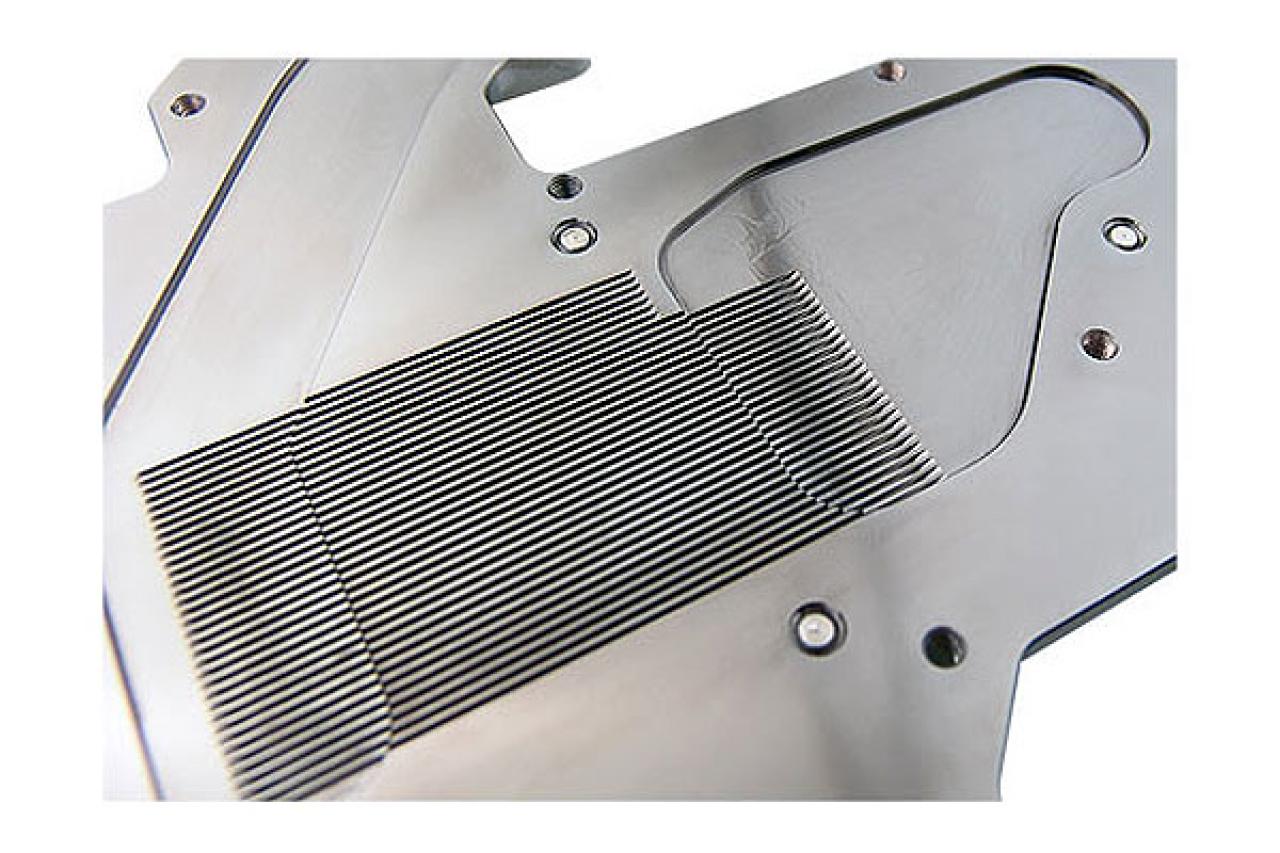 [27/04/2011] Wasserkühler für die Geforce GTX 590 (17)
