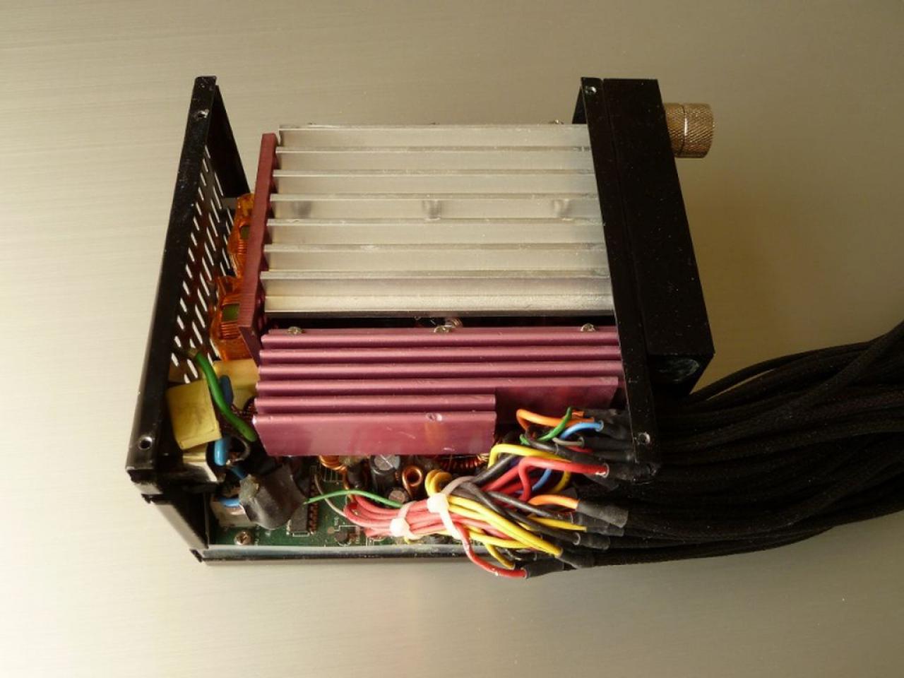 [21/04/2011] PCGHX: Silentmaxx 500W watercooled