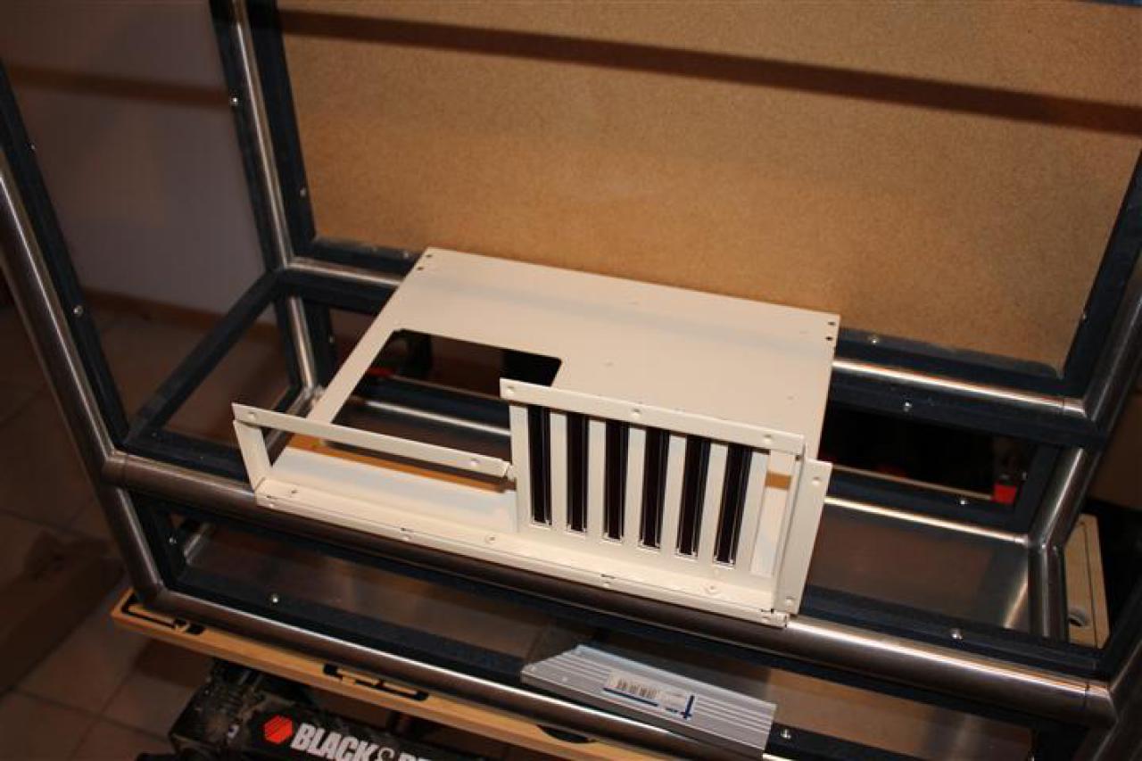 [01/04/2011] Acid: Vorzeige-Casecon mit Edelstahlrahmen und weißem Monsta-Radiator. Update vom 4.4.2011 (43)