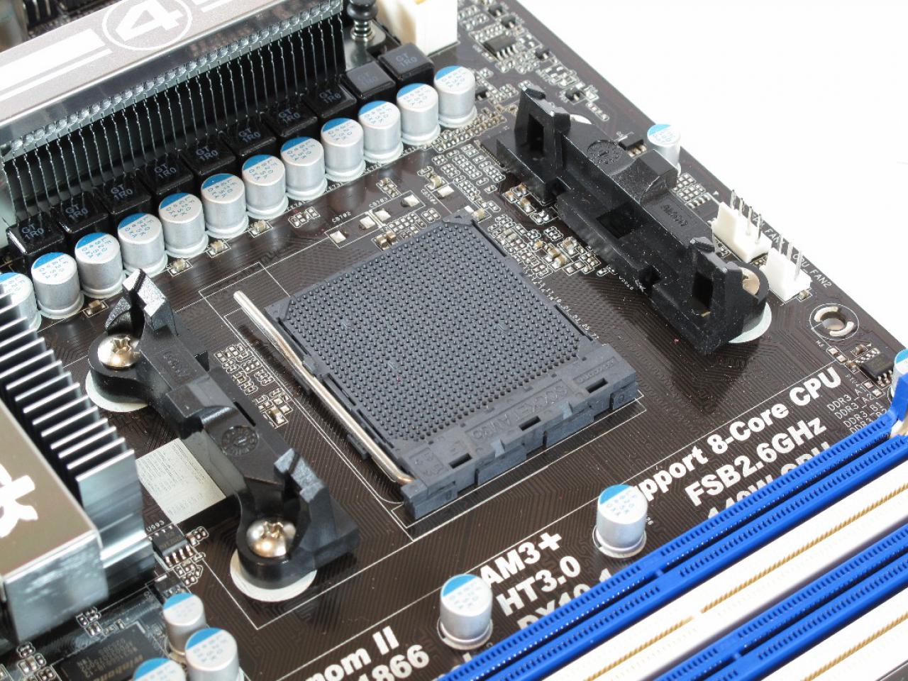 [08/04/2011] Asrock Asrock 890GX Extreme 4 R2.0 04