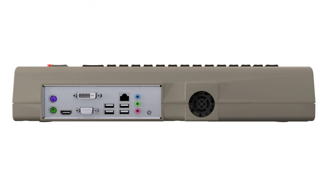 [06/04/2011] Commodore C64x (8)