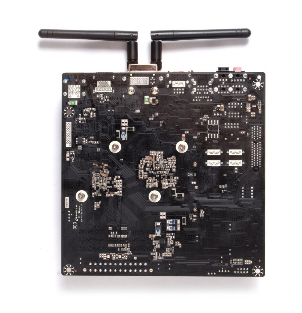 [29/04/2011] Zotac Fusion ITX Wifi: Mini-ITX-Platine mit AMDs E-350-Fusion APU (3)