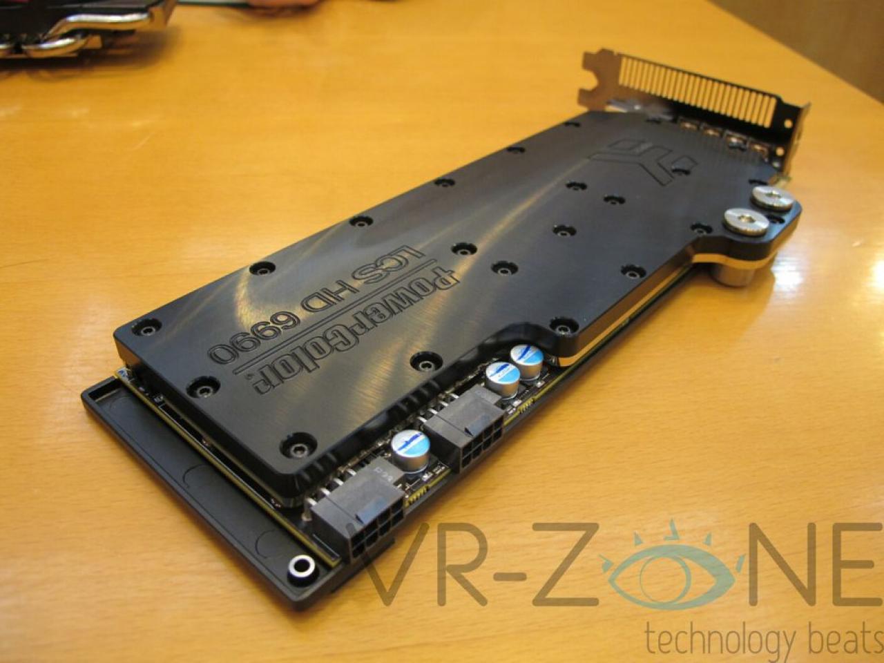 [15/04/2011] Powercolor LCS HD 6990: Wassergekühlte Grafikkarte kommt (2)