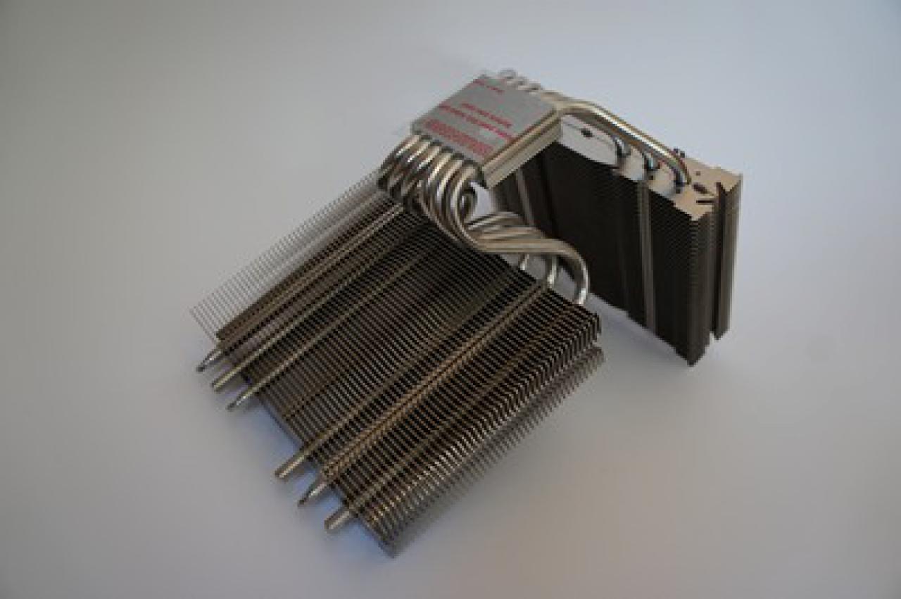 [28/04/2011] Prolimatechs Genesis im PCGHX-Test: Was kann der Edel-Kühler? (5)