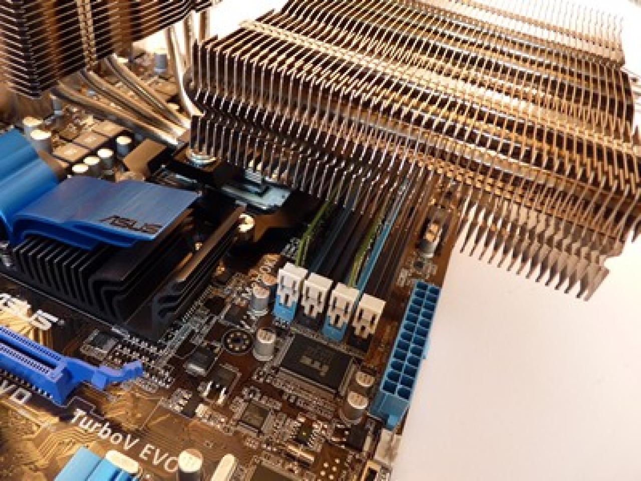 [28/04/2011] Prolimatechs Genesis im PCGHX-Test: Was kann der Edel-Kühler? (7)