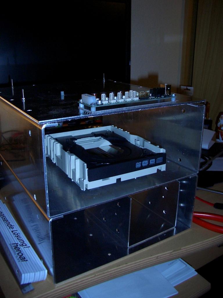 [29/04/2011] Faszinierendes Casecon-Projekt: Ein passiv gekühltes Meisterstück entsteht (44)