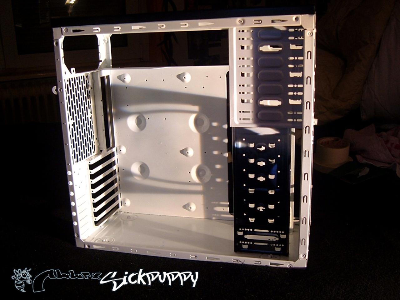 [15/04/2011] Casemod-Projekt Nanosick: Airbrush-Offensive bei Riesenlüfter-Tower (9)