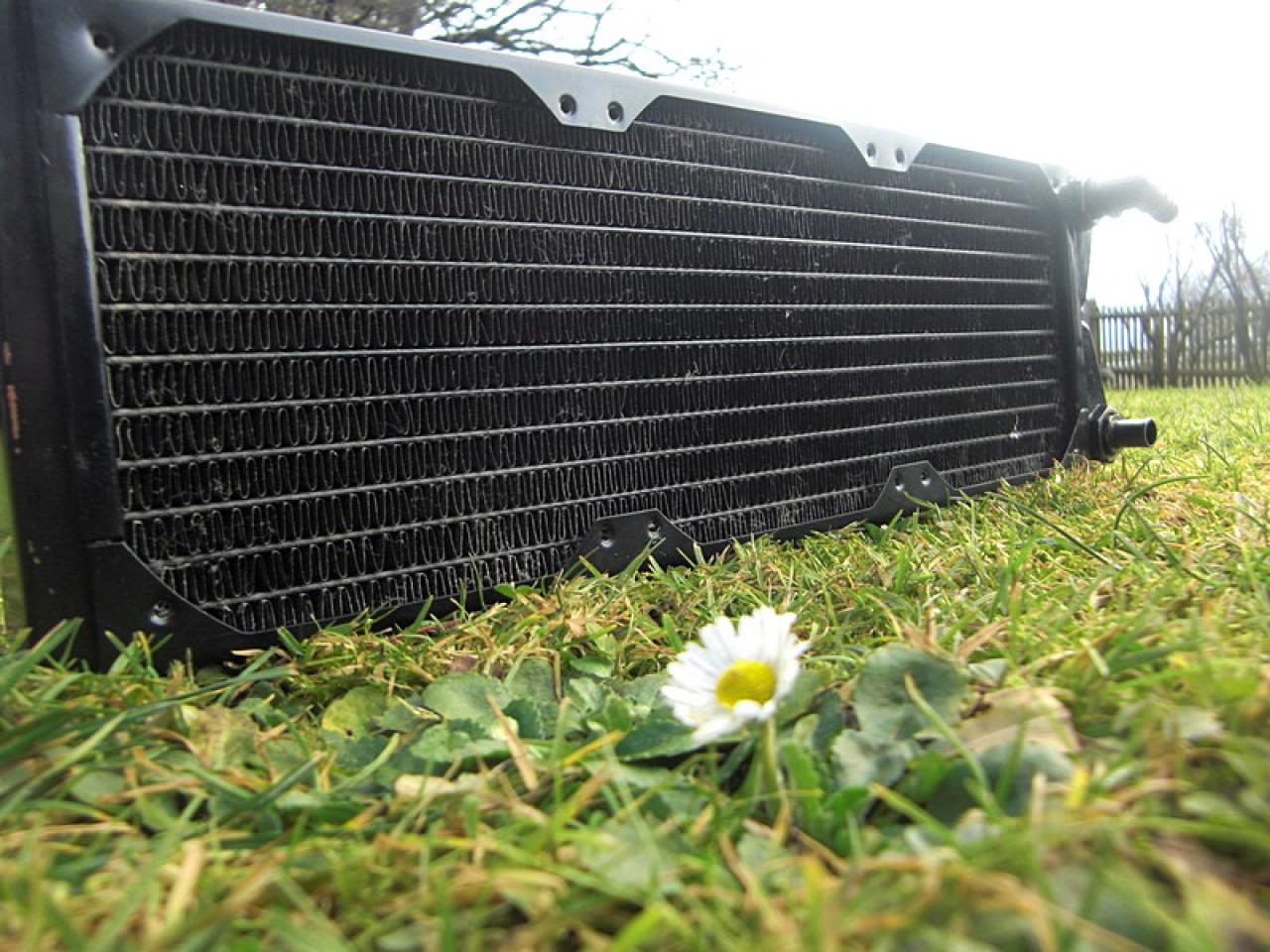 [15/04/2011] Cosmos S trifft Asus ROG trifft Lego Star Wars: absurdes Casemodding bei PCGHX (7)