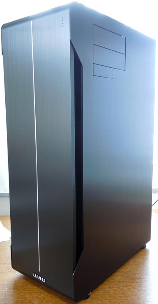 [21/04/2011] Luxus-Tagebuch: Spielen auf drei Bildschirmen, tolle Hardware im Supertower (1)