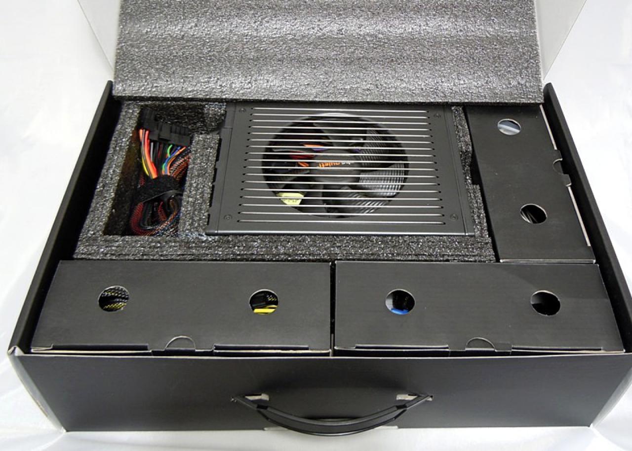 [21/04/2011] Luxus-Tagebuch: Spielen auf drei Bildschirmen, tolle Hardware im Supertower (6)