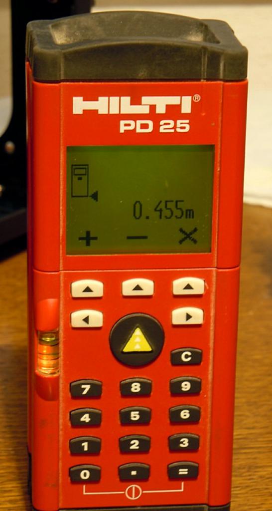 [21/04/2011] Luxus-Tagebuch: Spielen auf drei Bildschirmen, tolle Hardware im Supertower (28)