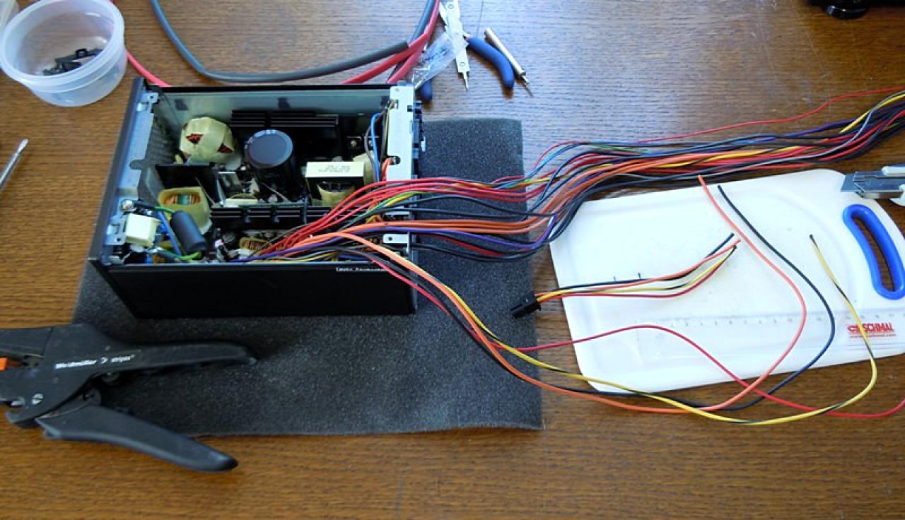 [21/04/2011] Luxus-Tagebuch: Spielen auf drei Bildschirmen, tolle Hardware im Supertower (31)