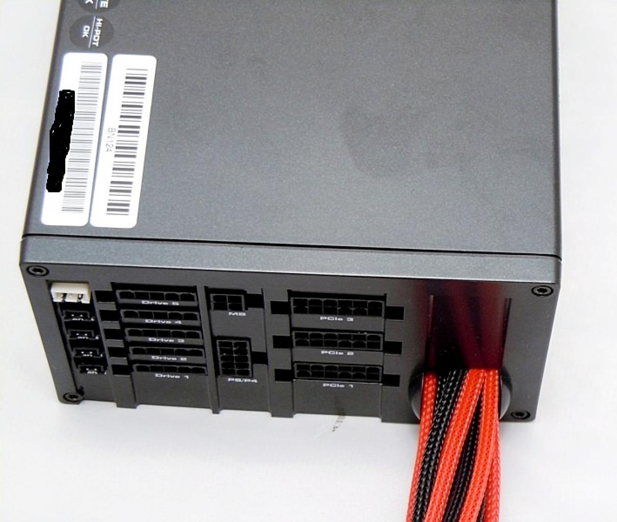[21/04/2011] Luxus-Tagebuch: Spielen auf drei Bildschirmen, tolle Hardware im Supertower (35)
