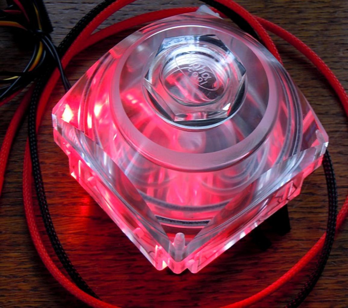 [21/04/2011] Luxus-Tagebuch: Spielen auf drei Bildschirmen, tolle Hardware im Supertower (67)