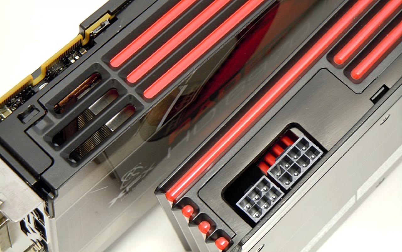 [21/04/2011] Luxus-Tagebuch: Spielen auf drei Bildschirmen, tolle Hardware im Supertower (74)