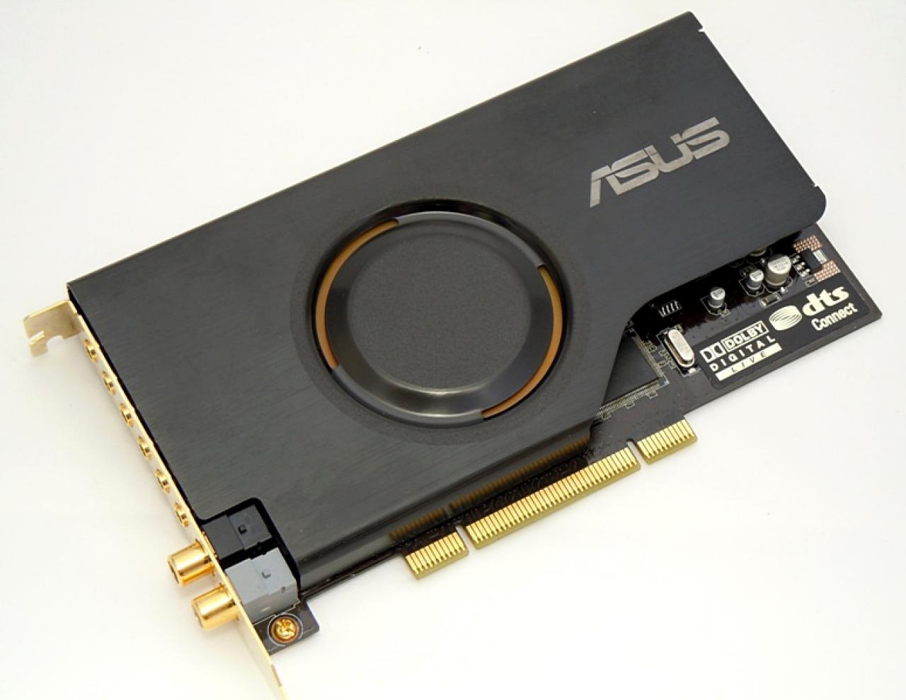 [21/04/2011] Luxus-Tagebuch: Spielen auf drei Bildschirmen, tolle Hardware im Supertower (78)