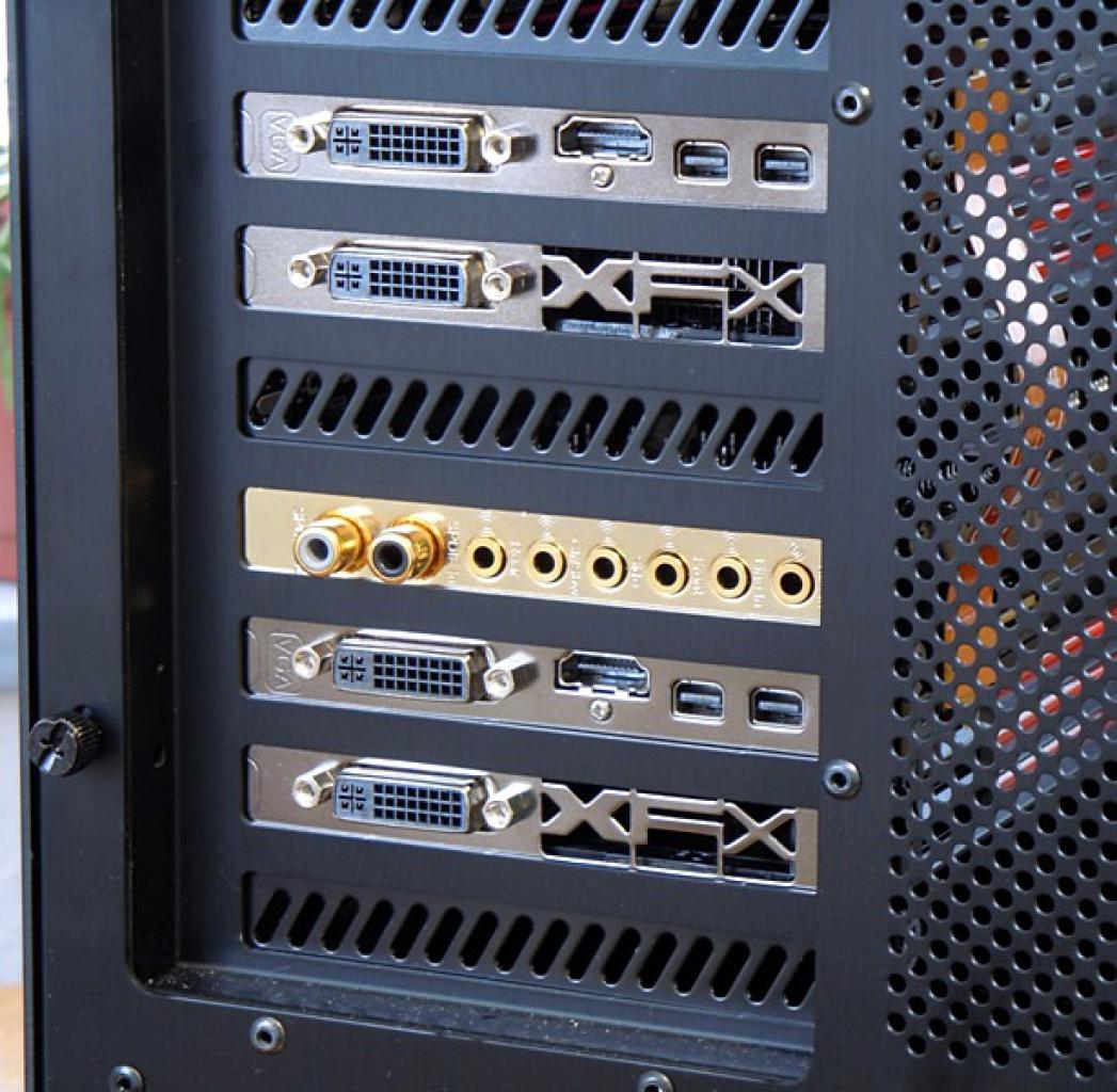 [21/04/2011] Luxus-Tagebuch: Spielen auf drei Bildschirmen, tolle Hardware im Supertower (81)