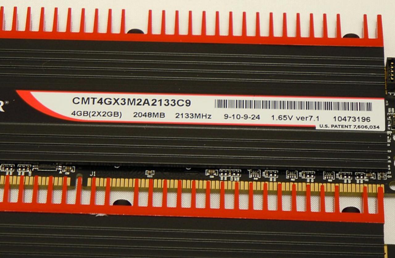[21/04/2011] Luxus-Tagebuch: Spielen auf drei Bildschirmen, tolle Hardware im Supertower (84)