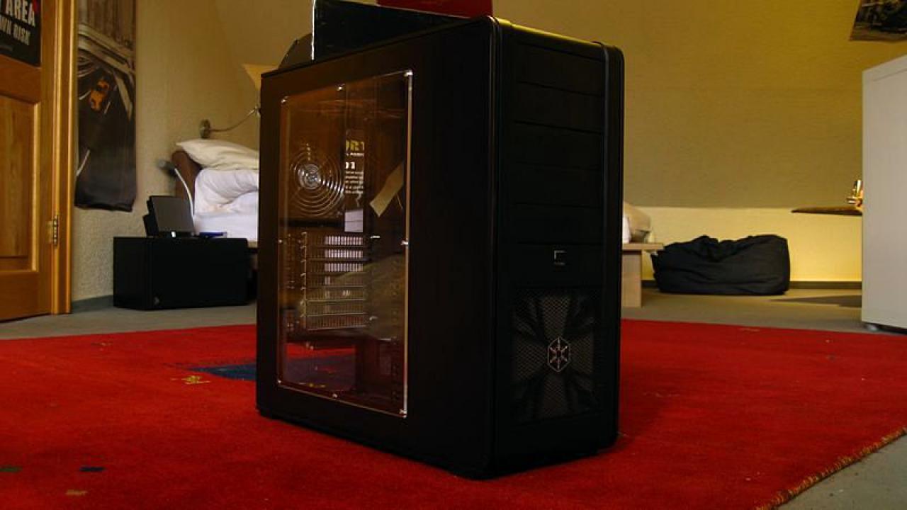 [29/04/2011] Langzeittagebuch mit überraschendem Defekt: Silverstone Fortress FT01 in elegant (2)