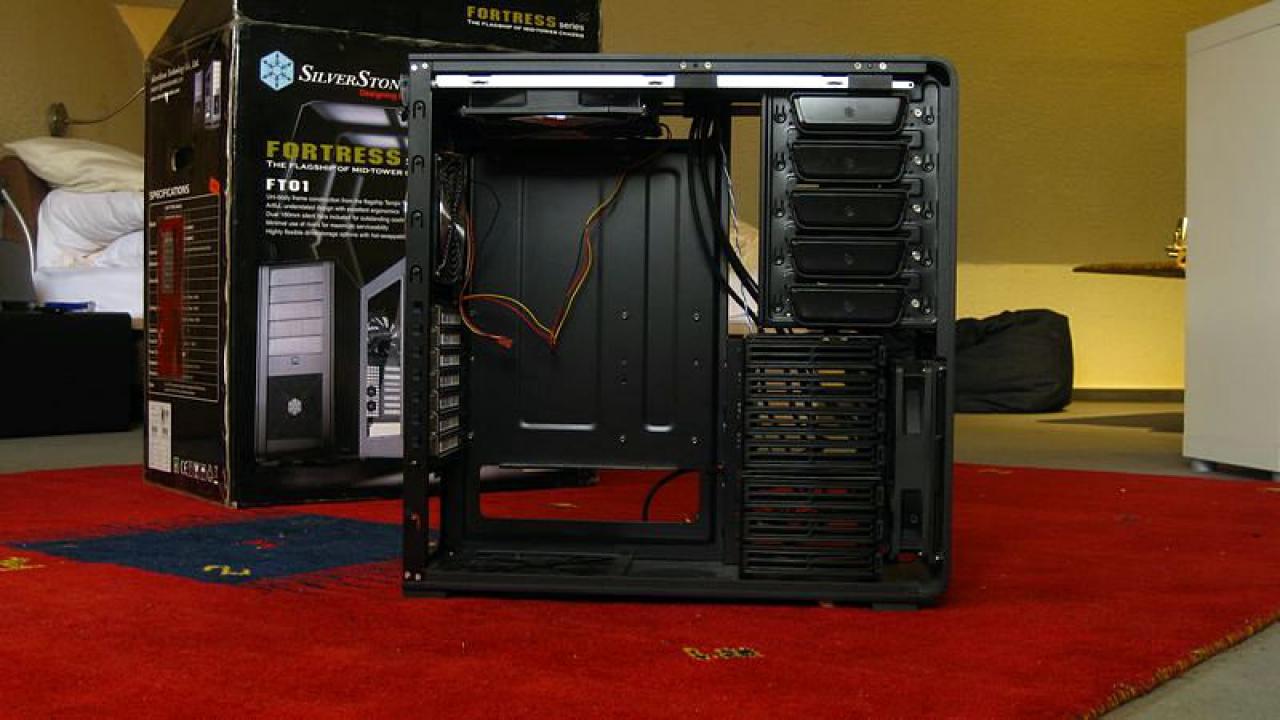 [29/04/2011] Langzeittagebuch mit überraschendem Defekt: Silverstone Fortress FT01 in elegant (3)