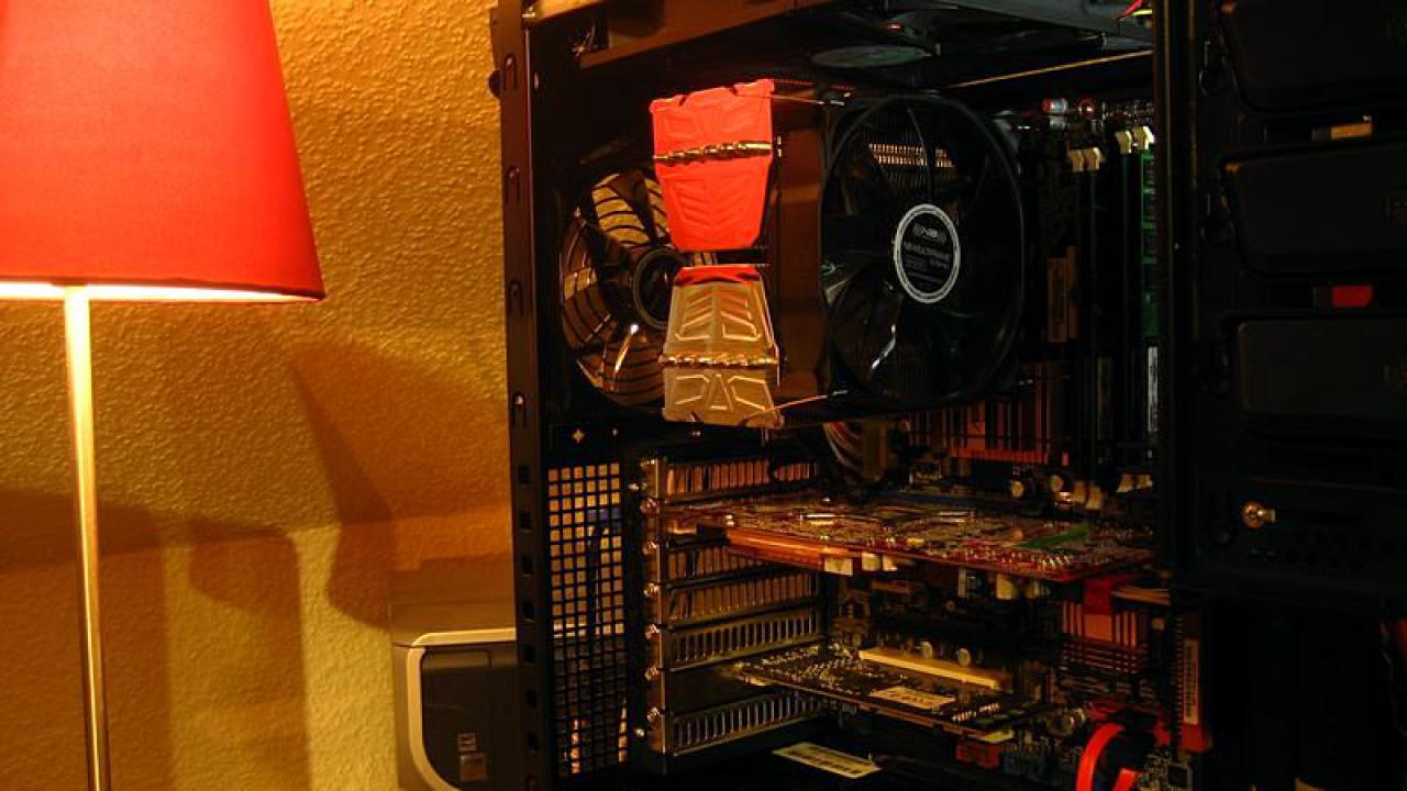 [29/04/2011] Langzeittagebuch mit überraschendem Defekt: Silverstone Fortress FT01 in elegant (5)