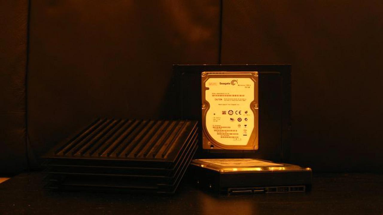 [29/04/2011] Langzeittagebuch mit überraschendem Defekt: Silverstone Fortress FT01 in elegant (12)