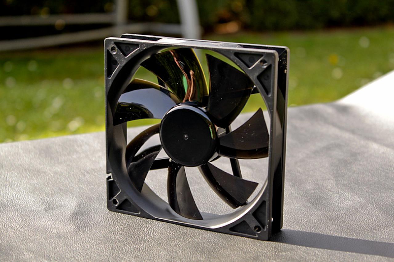 [29/04/2011] Langzeittagebuch mit überraschendem Defekt: Silverstone Fortress FT01 in elegant (46)