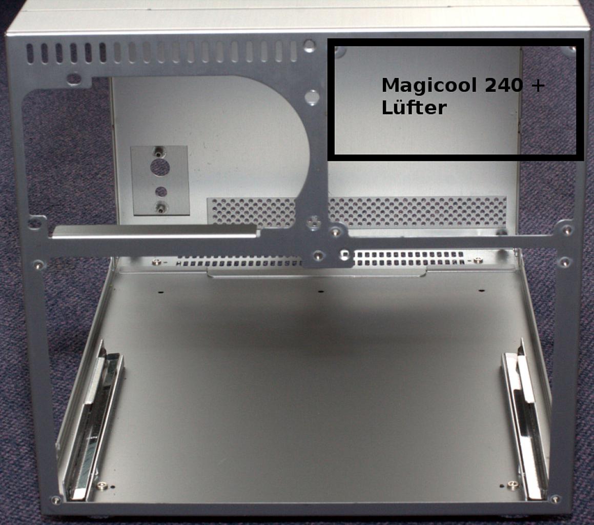 [08/04/2011] V351 Blue Force: die verblüffende Casemod mit über 6.000 Löchern (5)